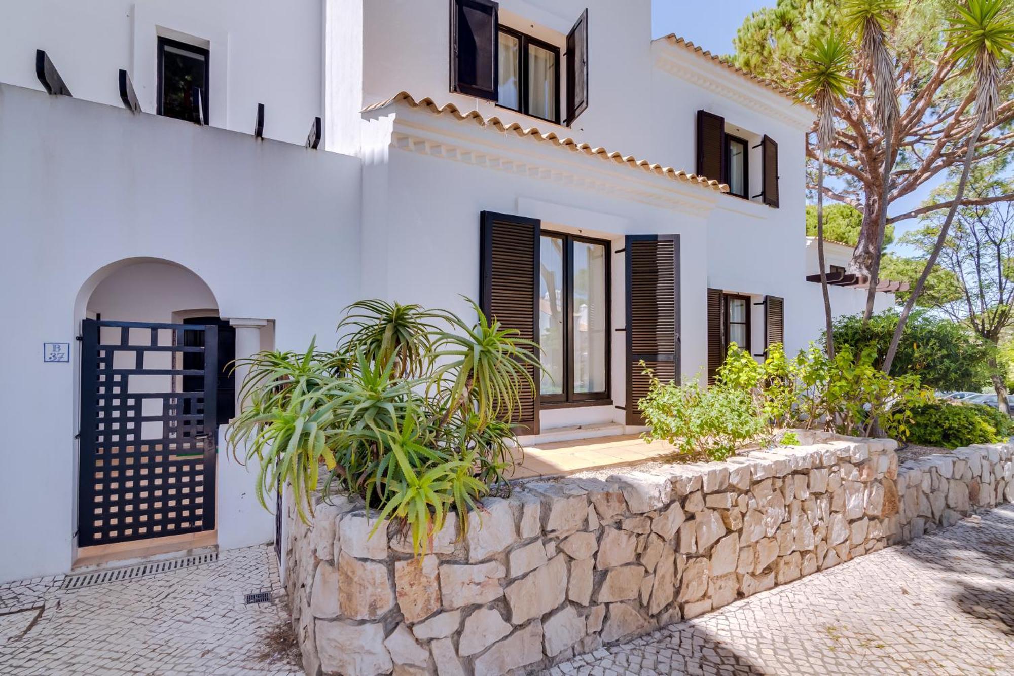 Pine Cliffs Village Albufeira Exterior photo
